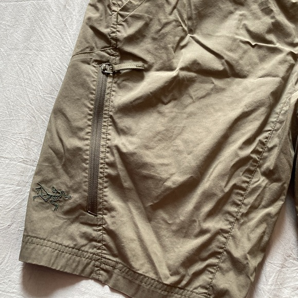 ARC’TERYX shorts - Picture 3 of 6
